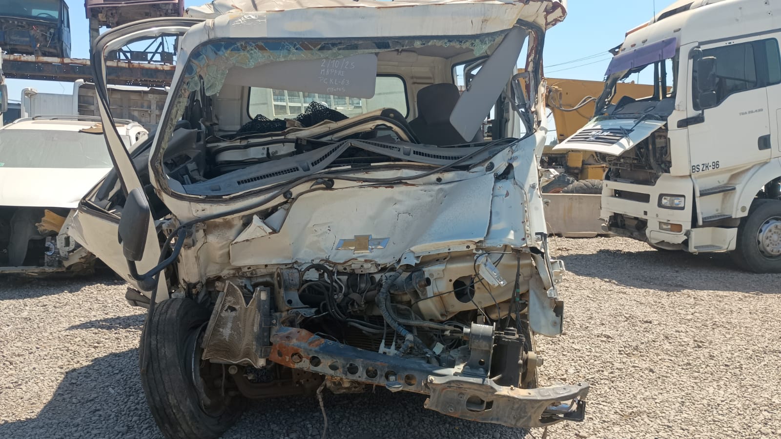 CABINA Chevrolet NPR 816 2015  USADA  EN DESARME